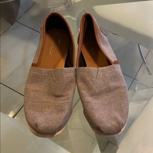 Tom’s women’s shoes